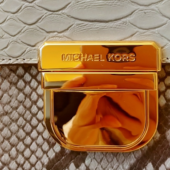 🍃New with tags Michael Kors Beautiful bag - Picture 4 of 8